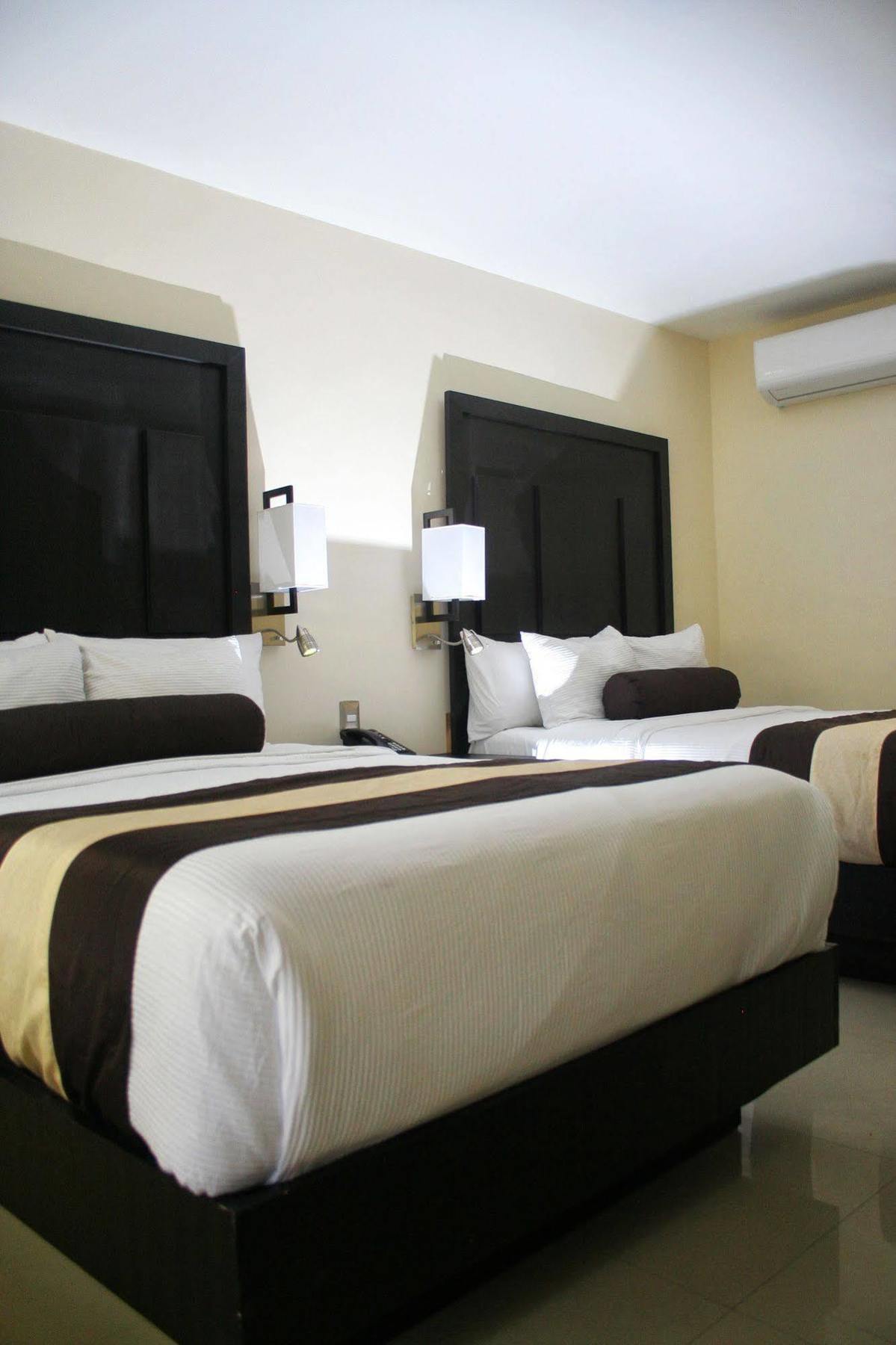 Hotel El Camino Inn & Suites Reynosa Zewnętrze zdjęcie