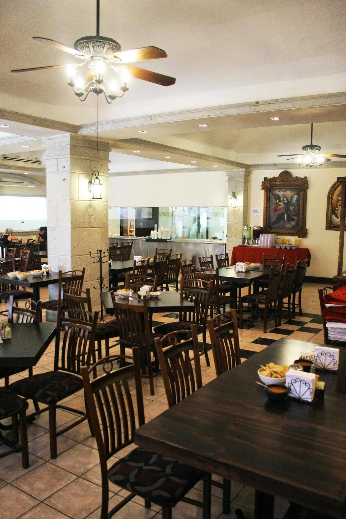 Hotel El Camino Inn & Suites Reynosa Zewnętrze zdjęcie
