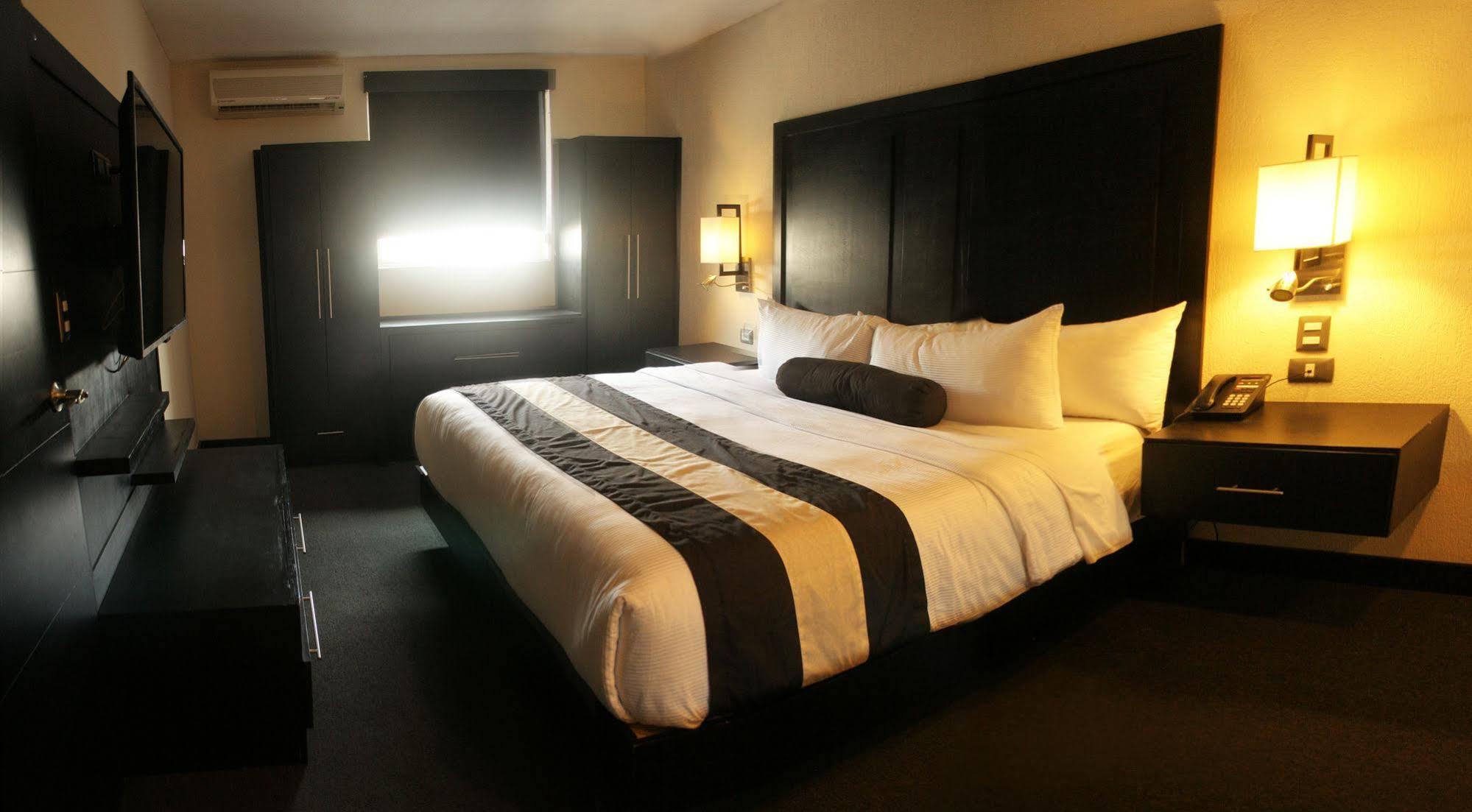 Hotel El Camino Inn & Suites Reynosa Zewnętrze zdjęcie